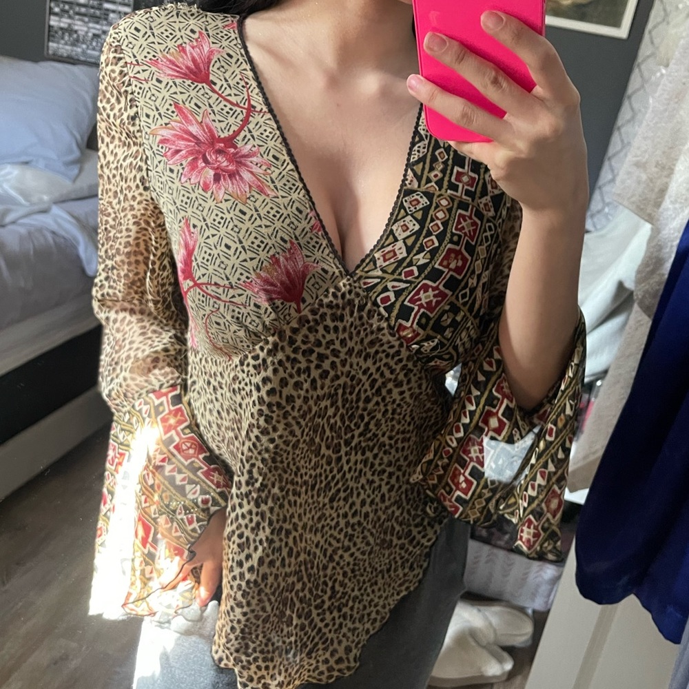 90s/00s Spencer Jeremy Silk Top size M 10/10

#90s #00s #y2k #silk